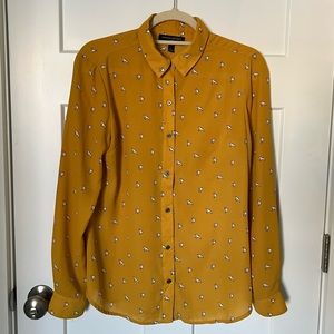 Banana Republic Factory Women’s Dress Shirt (S)